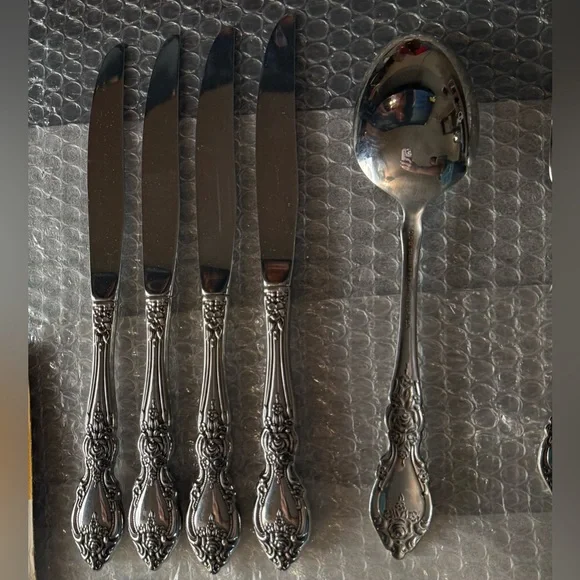 Oneida Wordsworth Rose Stainless Flatware USA Silverware Forks, Knives 26 Pcs - Picture 13 of 16